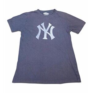 VTG Red Jacket New York Yankees T Shirt Mens Small Blue Faded Distressed NY Logo
